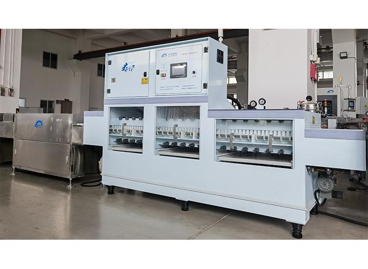 江蘇多槽水噴淋清洗防銹烘干設(shè)備(輥筒通過式)