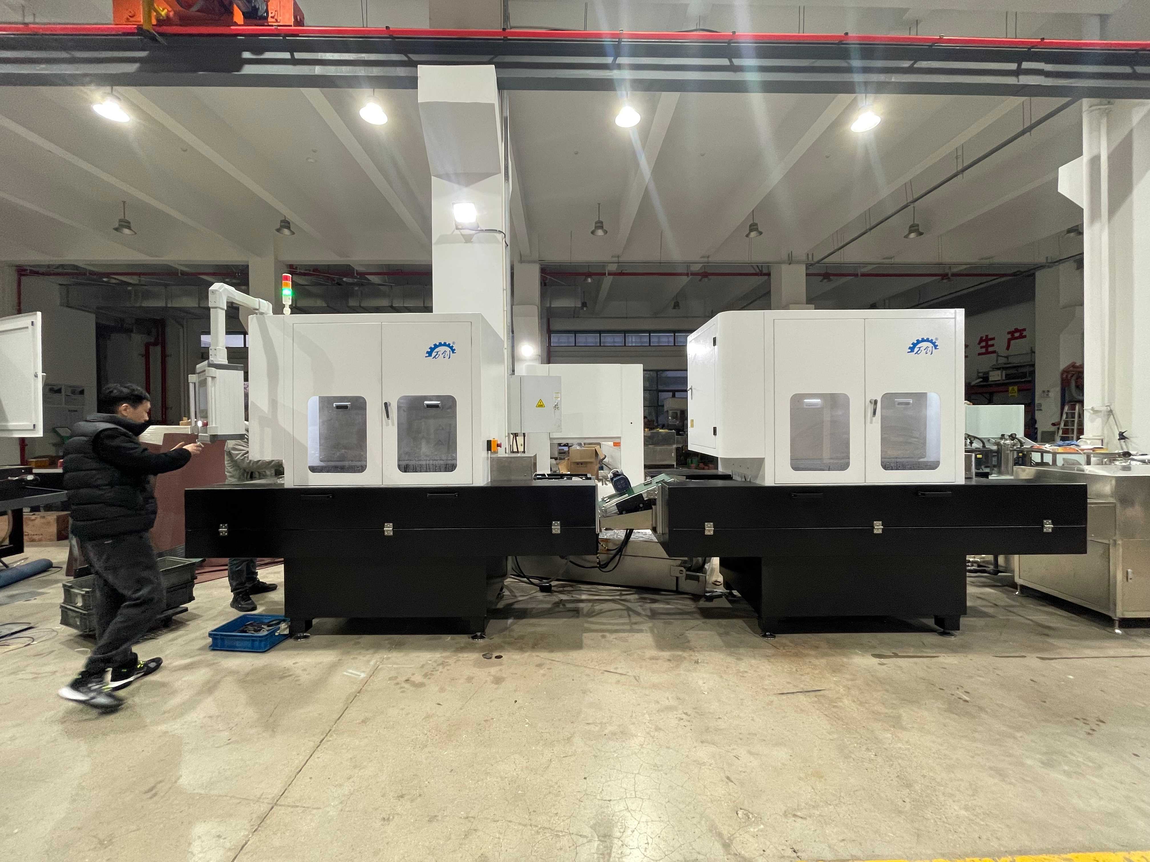 太倉自動翻面雙面去毛刺機(真空吸附型)